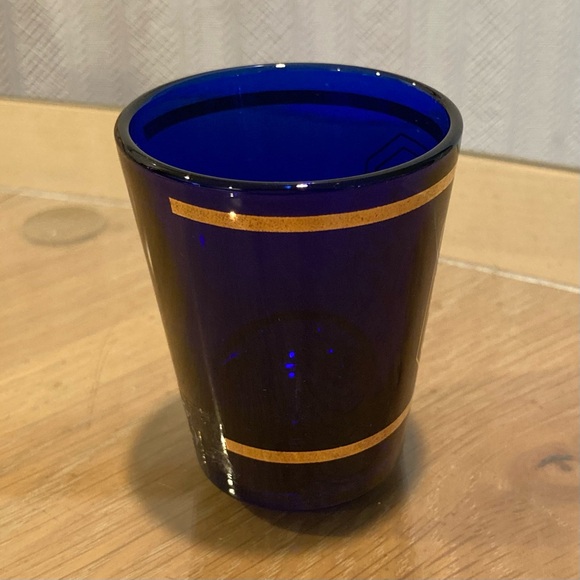 Vintage Souvenir Shot Glass, Bermuda, circa 90s. 2.5 inches high - Picture 7 of 8